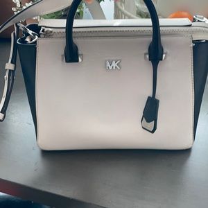Optic white and black medium satchel leather Michael Kors